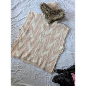 Question's Brand Women's Fuzzy Chevron Zip Up Hooded Vest Size S y2k